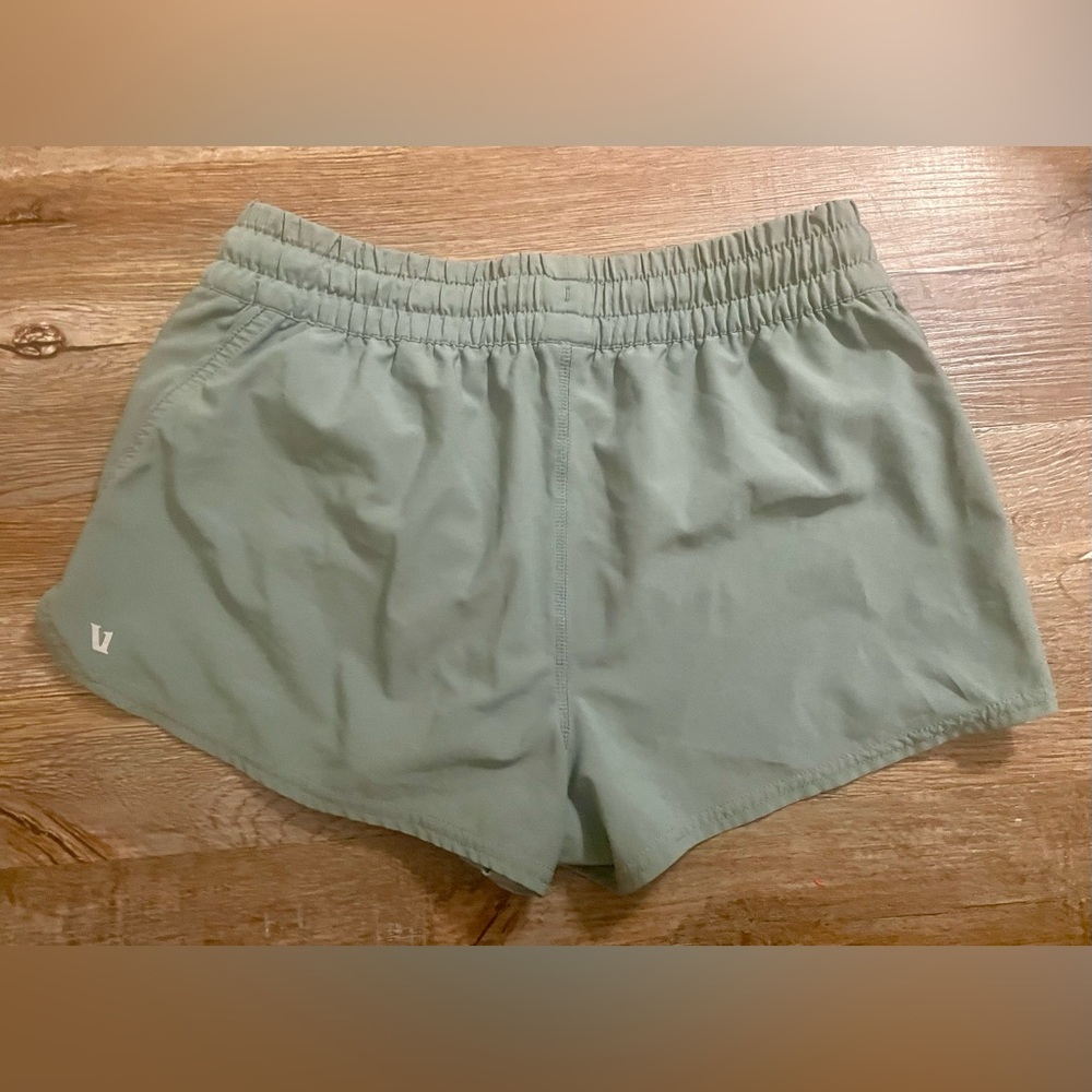 Vuori Shorts Women’s Small Green Clementine Lined Elastic Running VW304 Athletic - Picture 3 of 12